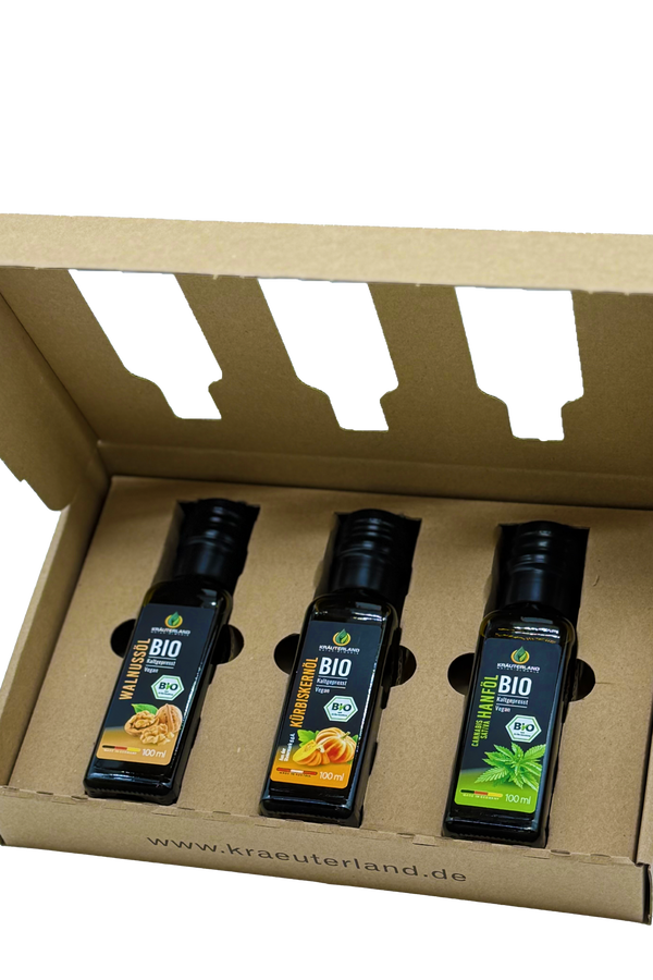 Bio Salatöl Set 100 ml – Kürbiskernöl, Hanföl und Walnussöl in geöffneter Geschenkverpackung