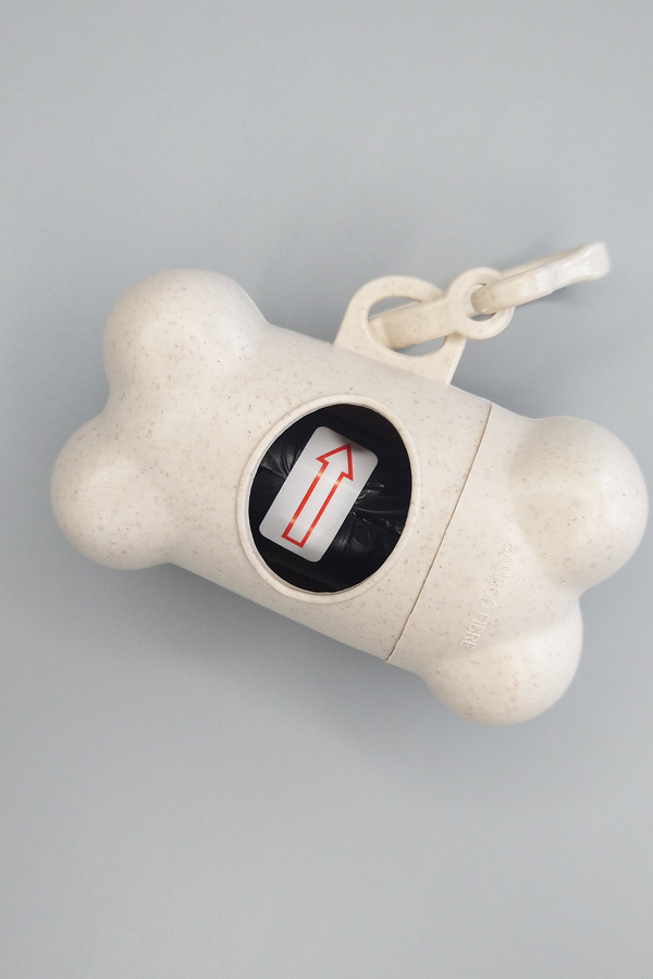 Hundekotbeutel mit Anhänger aus Bambus